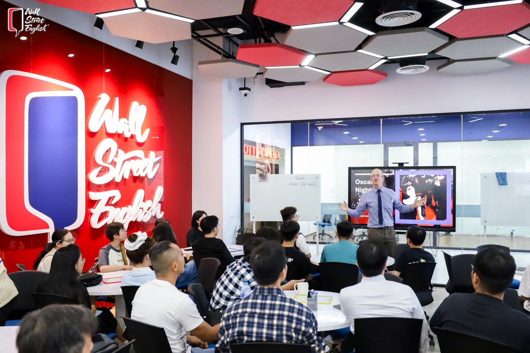 học tiếng anh giao tiếp tại wall street english-min.jpg