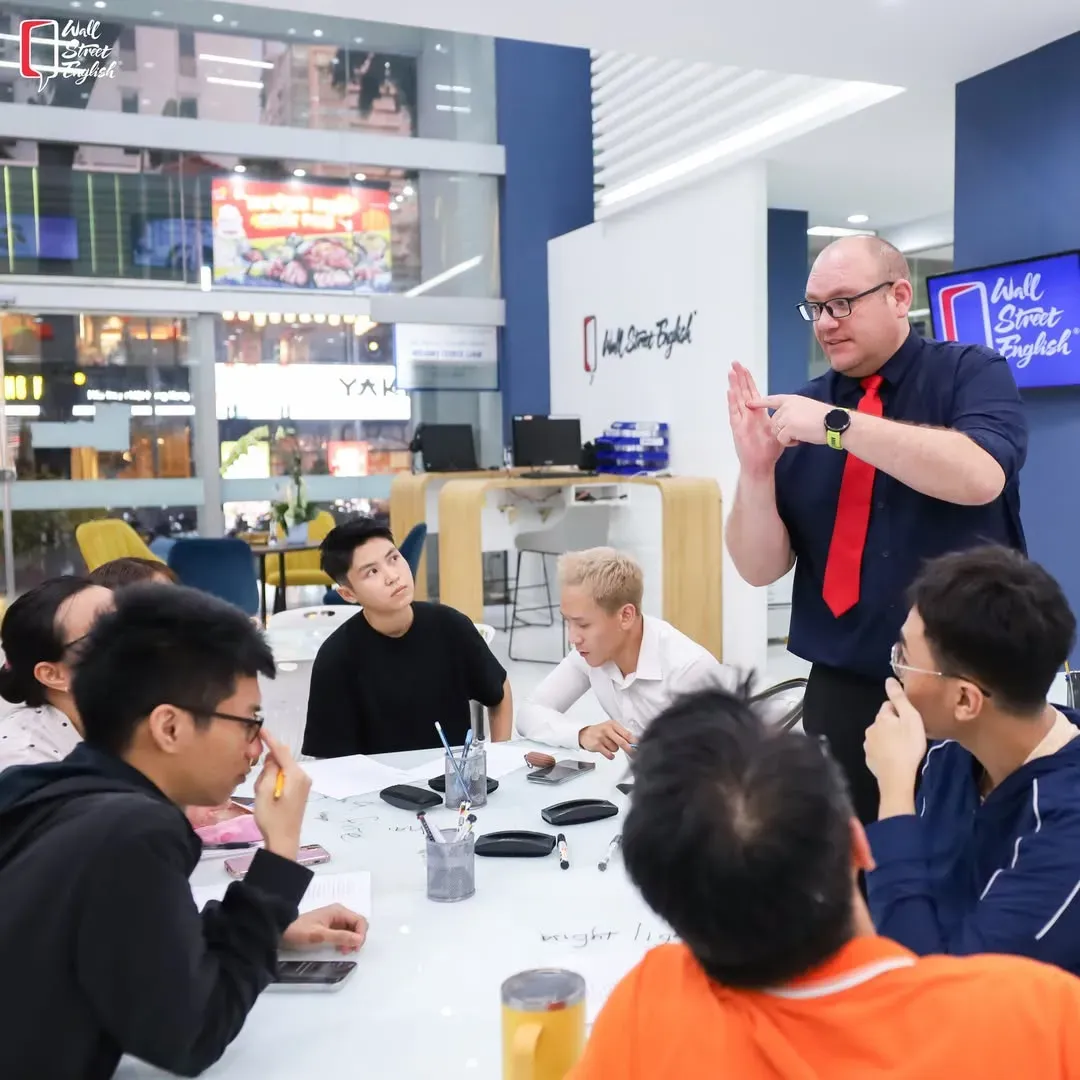 luyện phát âm tiếng anh với giáo viên bản xứ.webp